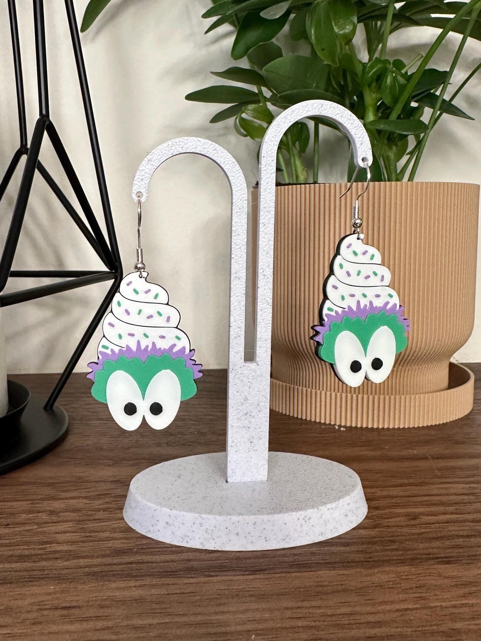 Philadelphia Phils Green Mascot-Inspired Ice Cream Earrings – Philly Fan Style